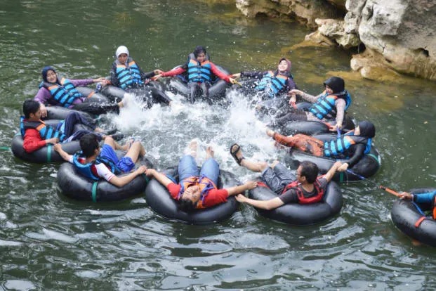 Adventure River Tubing Oyo Wisata Rafting Memacu Adrenaline di Jogja