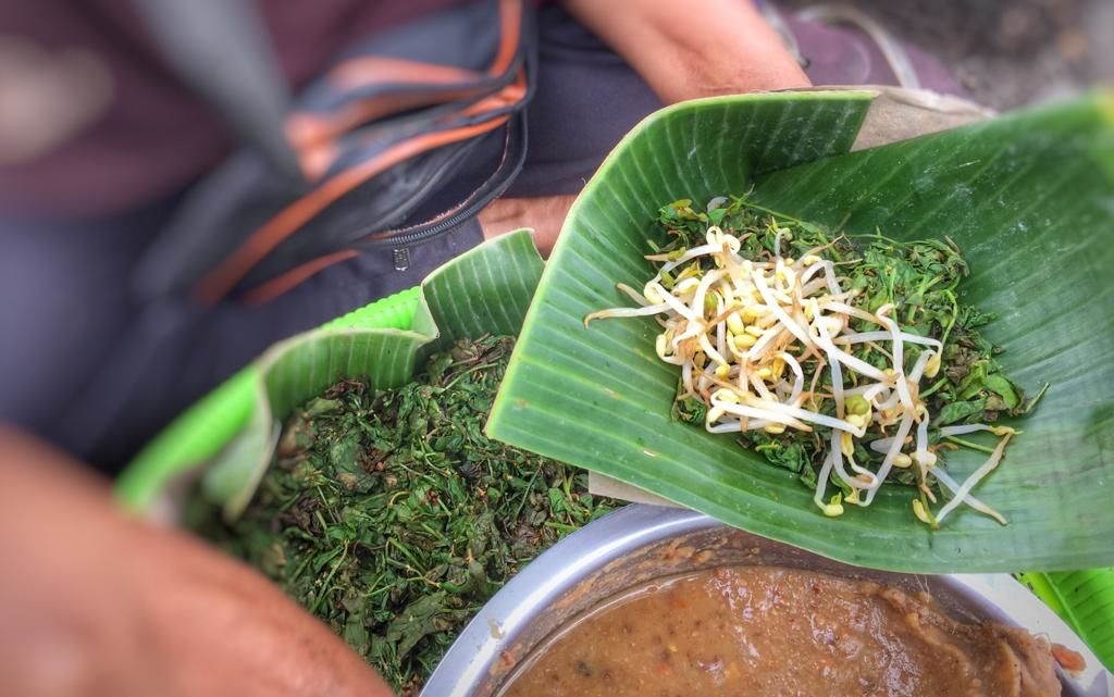 Pecel Semanggi Surobyo Kuliner Khas Arek Jawa Timuran