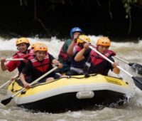 Menikmati Sensasi Arung Jeram Sungai Manna Palembang